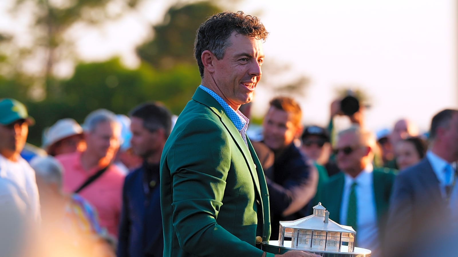 Rory McIlroy repeats as Masters champion in dramatic fashion