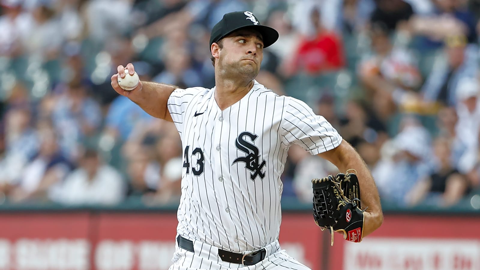 Dodgers claim right-hander off waivers from Marlins