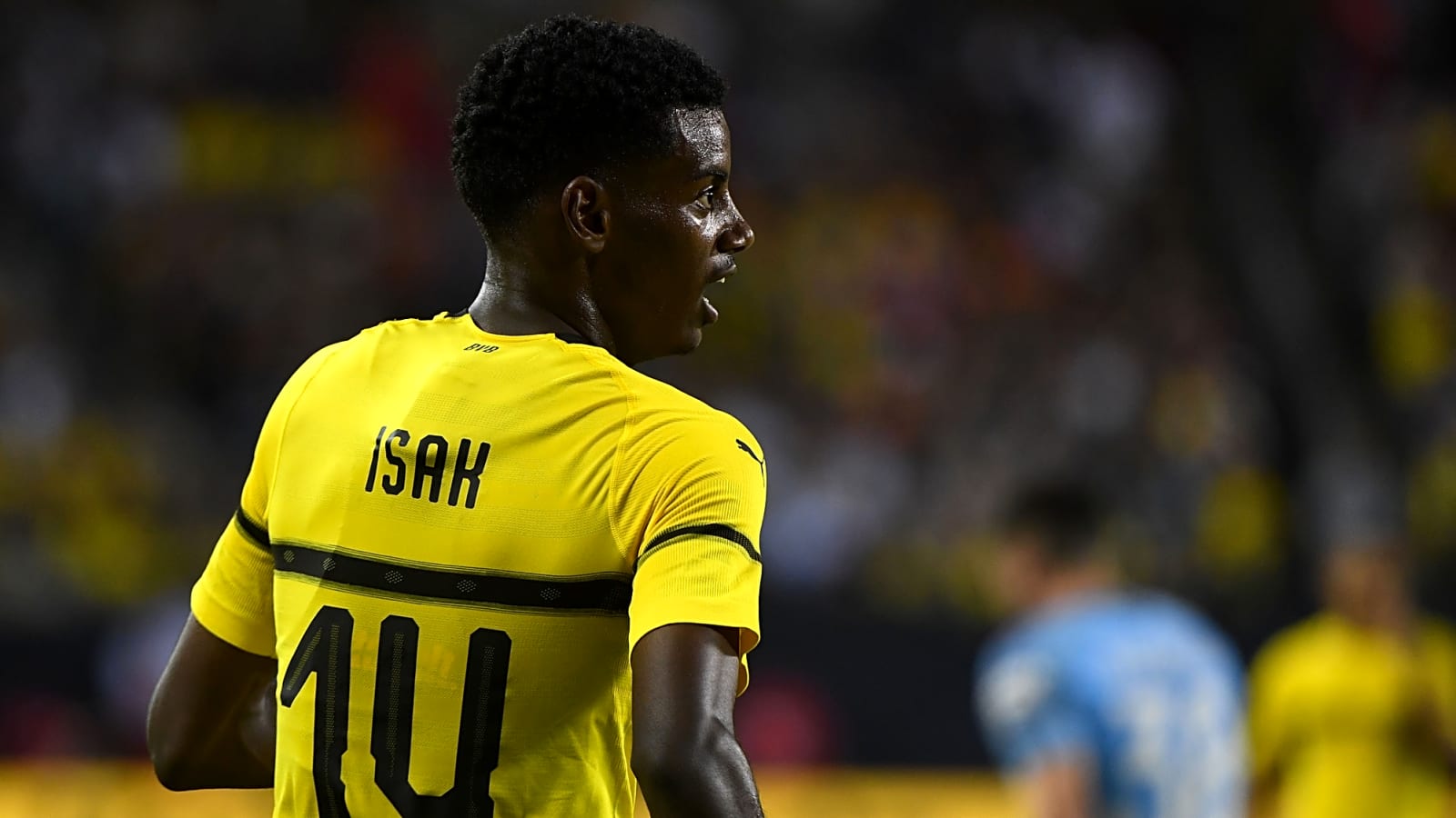 How Isak’s mood shifted after Liverpool sealed Ekitike deal – Athletic