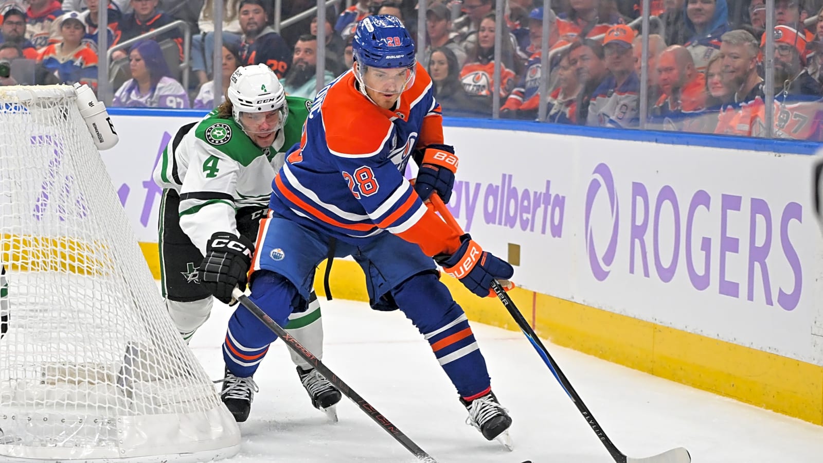 Jack Roslovic Has the Oilers Big Guys’ Backs