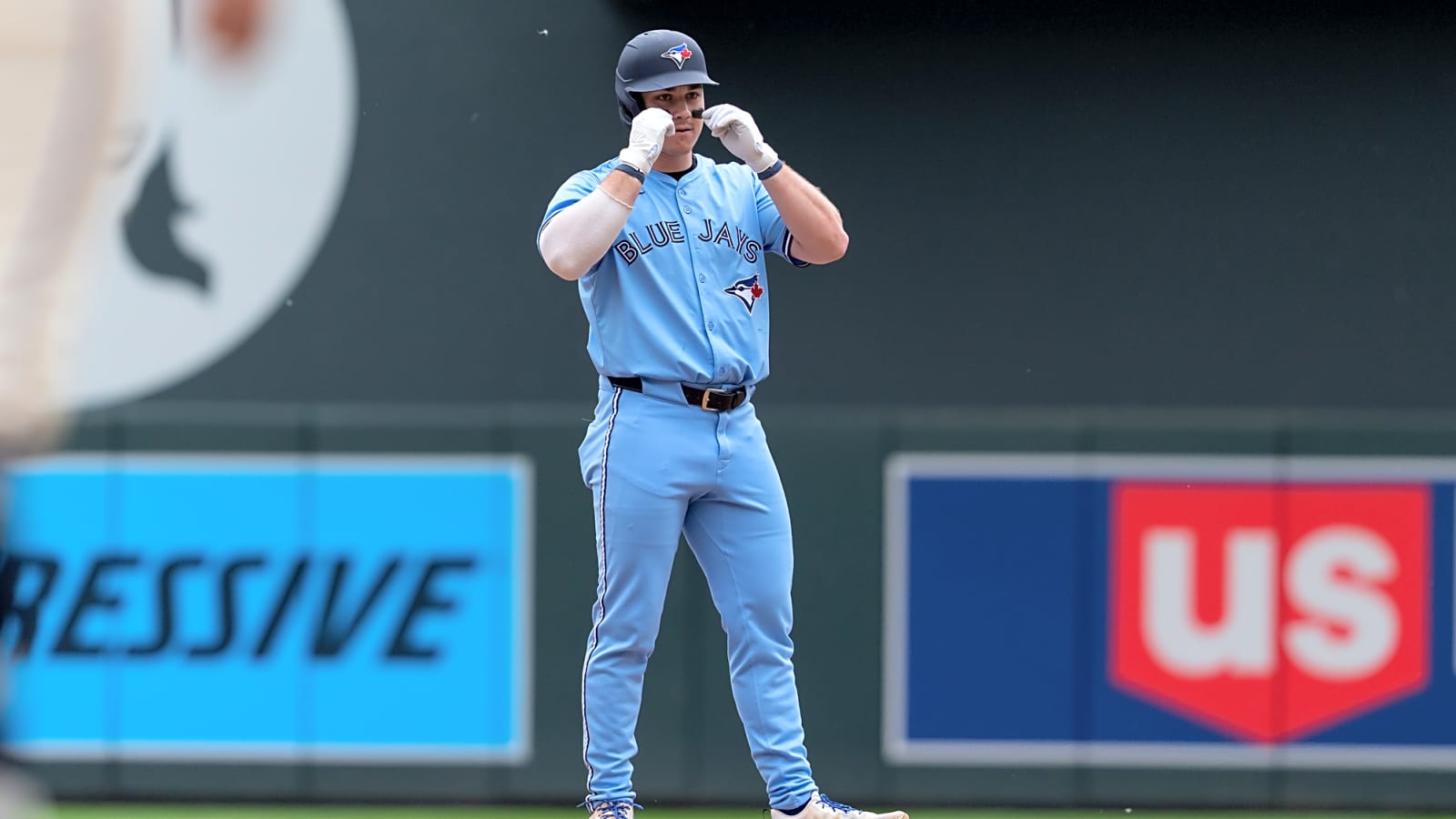 Blue Jays outfielder left a mark from smashing into wall on a catch