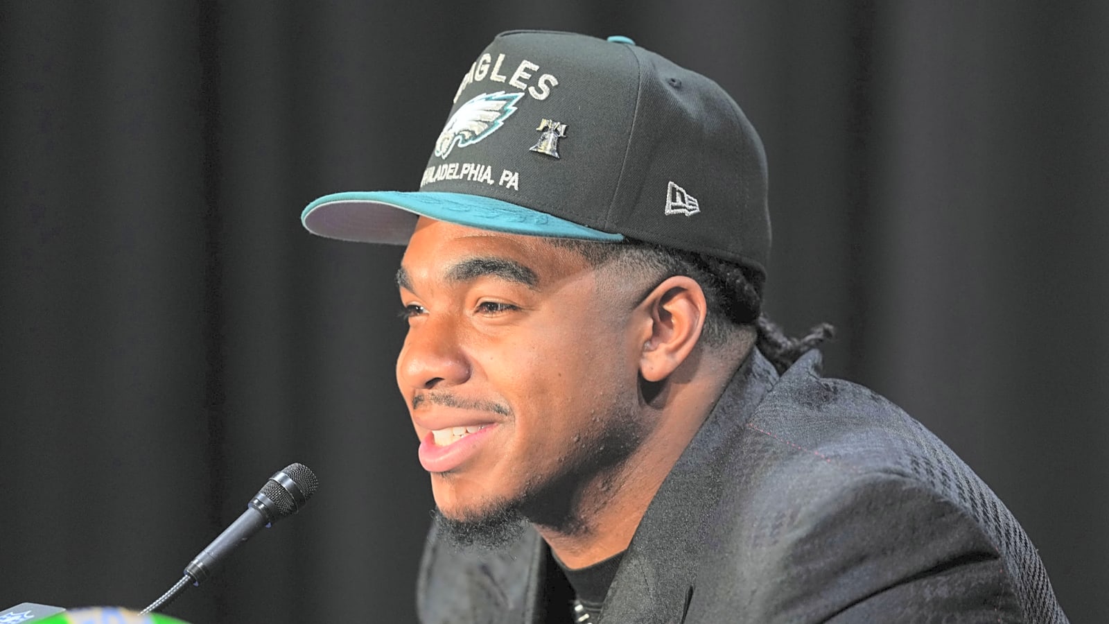 &#39;Bama Psi Phi&#39; Among Familiar Trappings For Eagles&#39; First-Round Pick Jihaad Campbell