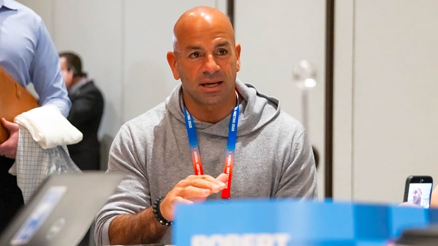 HC Robert Saleh Praises Titans’ RB Group