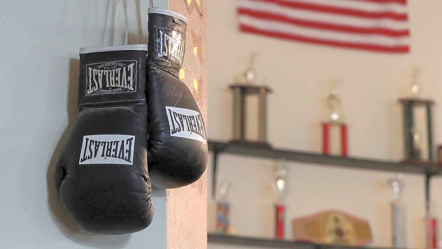 Crocker Wins Cracker Over Donovan in Rematch