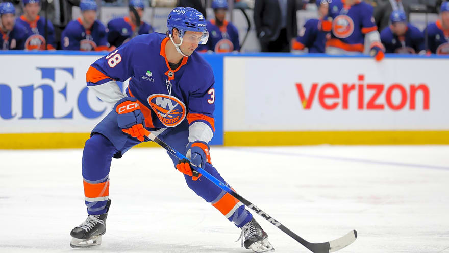 New York Islanders Reassign Travis Mitchell