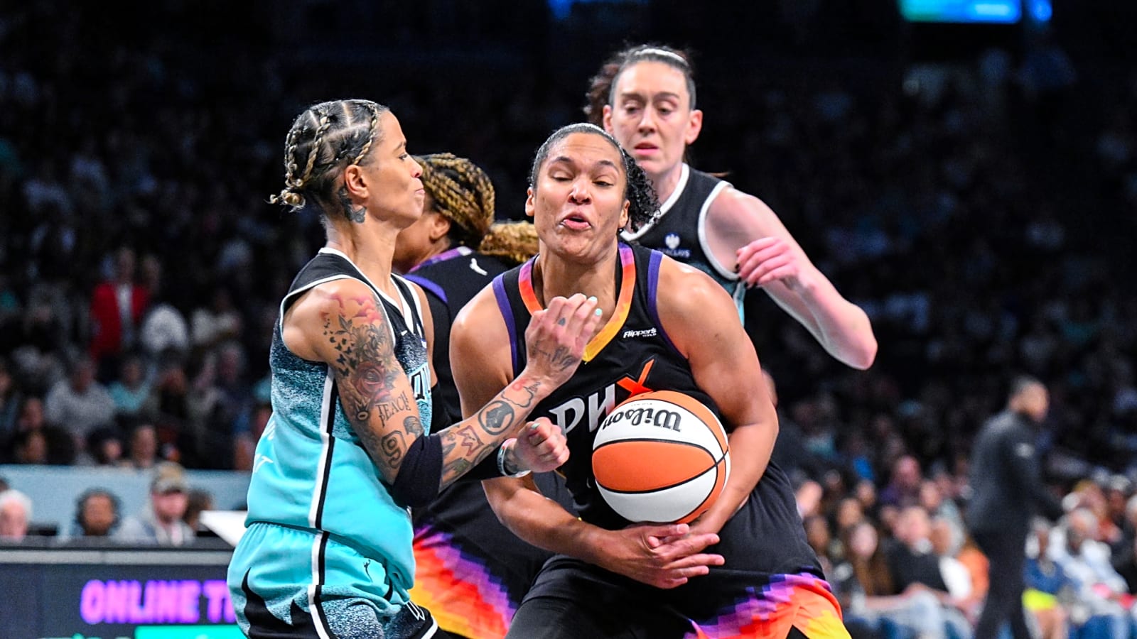 Mercury win fourth straight as Thomas and Sabally boost All-Star cases
