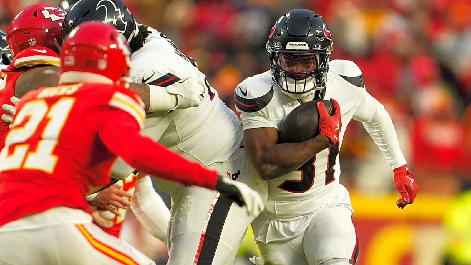 Eagles Sign RB Dameon Pierce