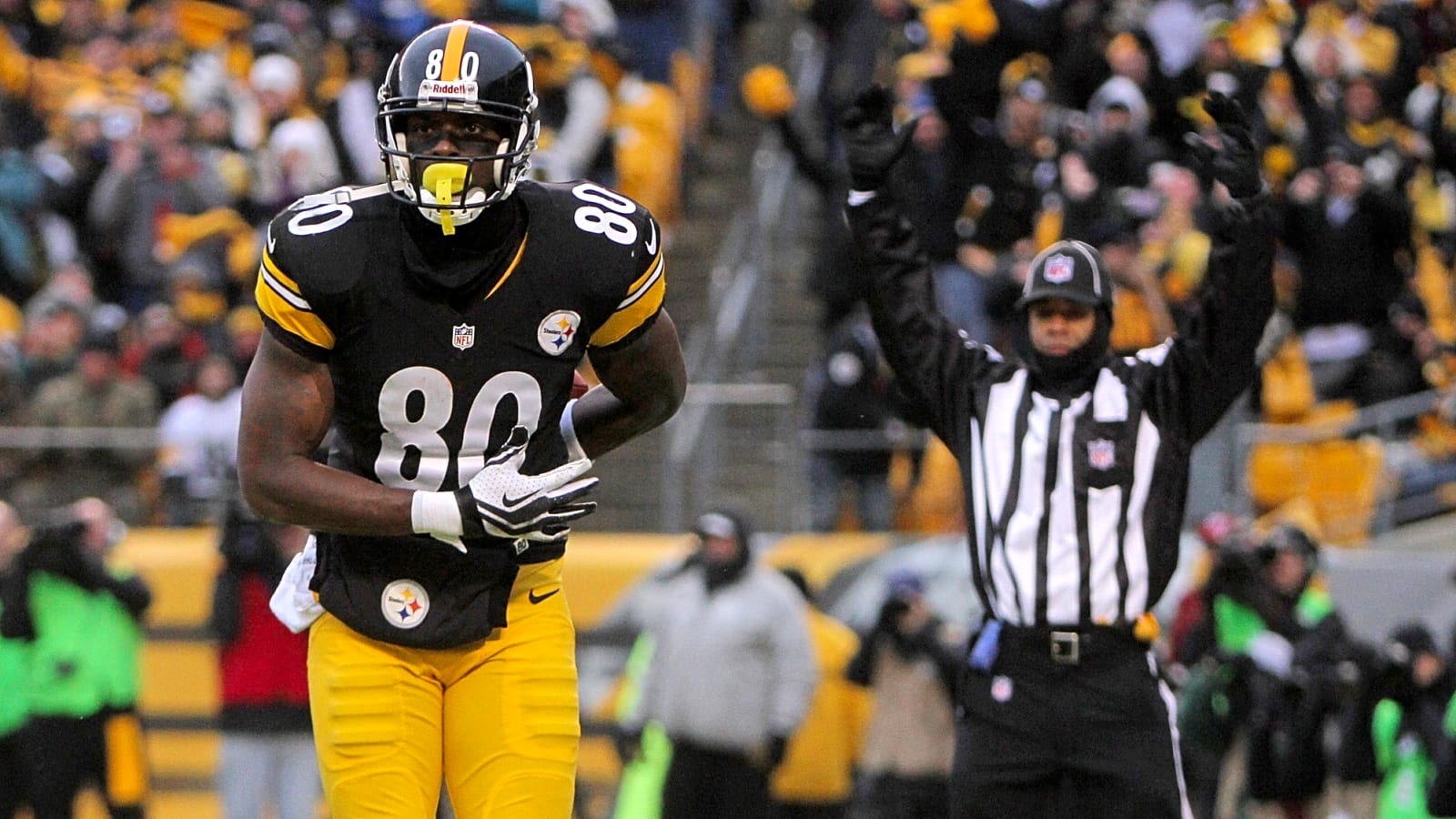 Steelers Pushed Plaxico Burress To Wear Sacred Jersey Number But He Refused