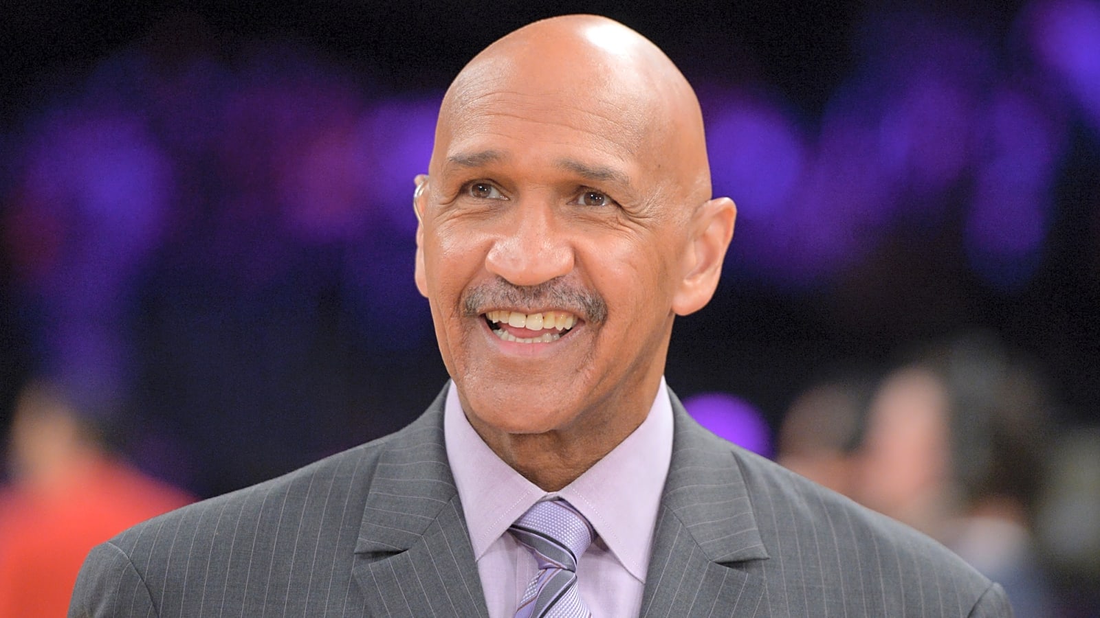Health news emerges about longtime Lakers broadcaster Stu Lantz