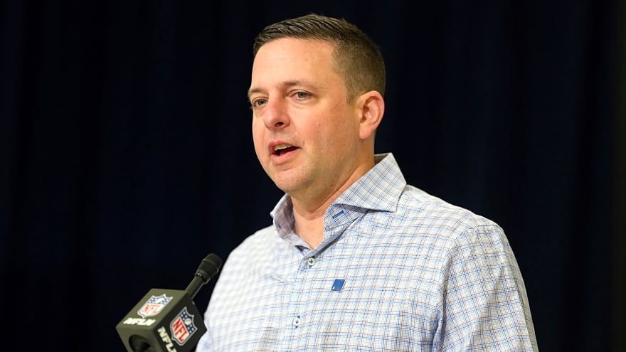 Patriots' Wolf sends clear messages about Gonzalez contract situation