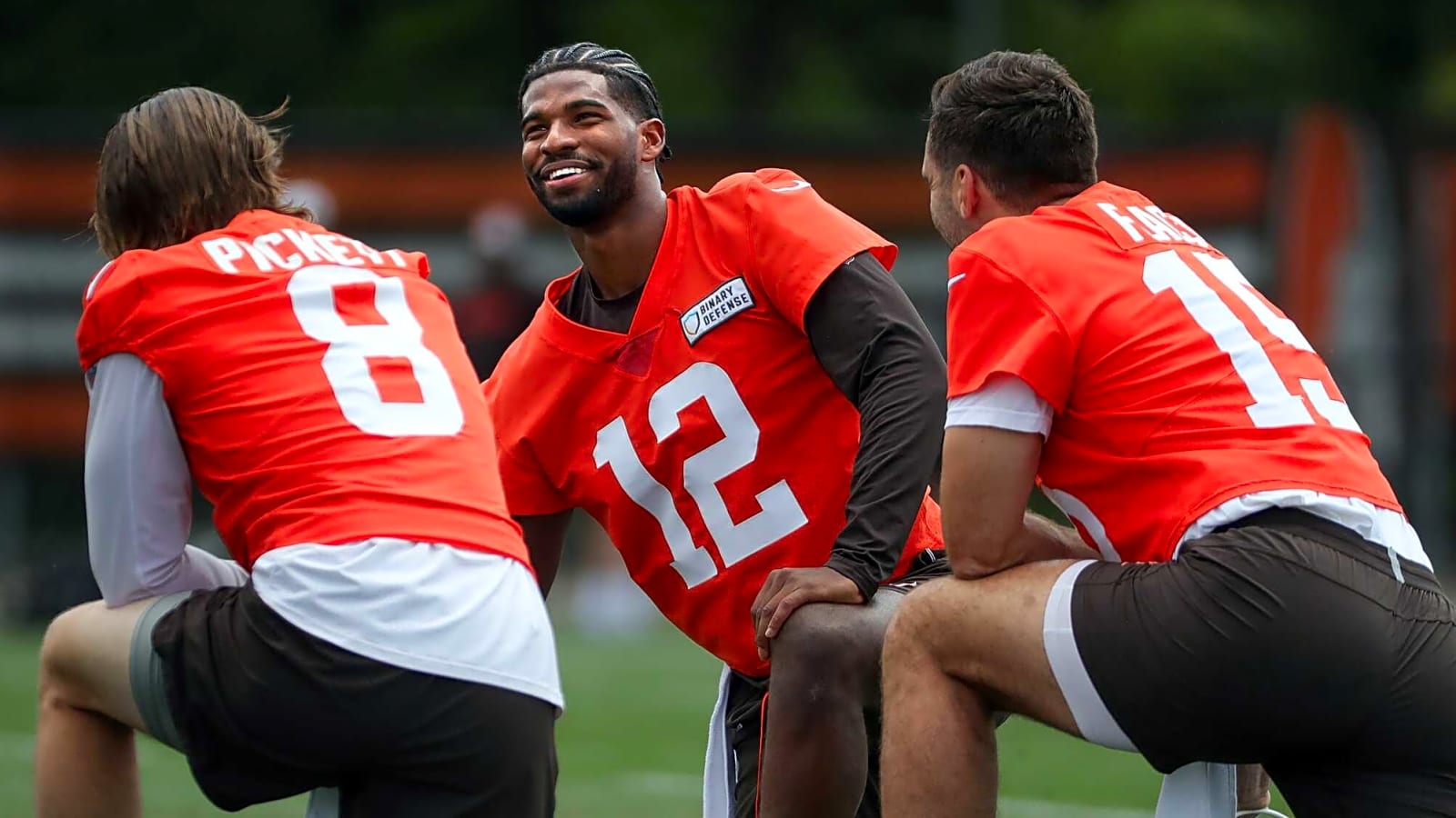 Insider explains how Browns' QB competition changed during spring workouts