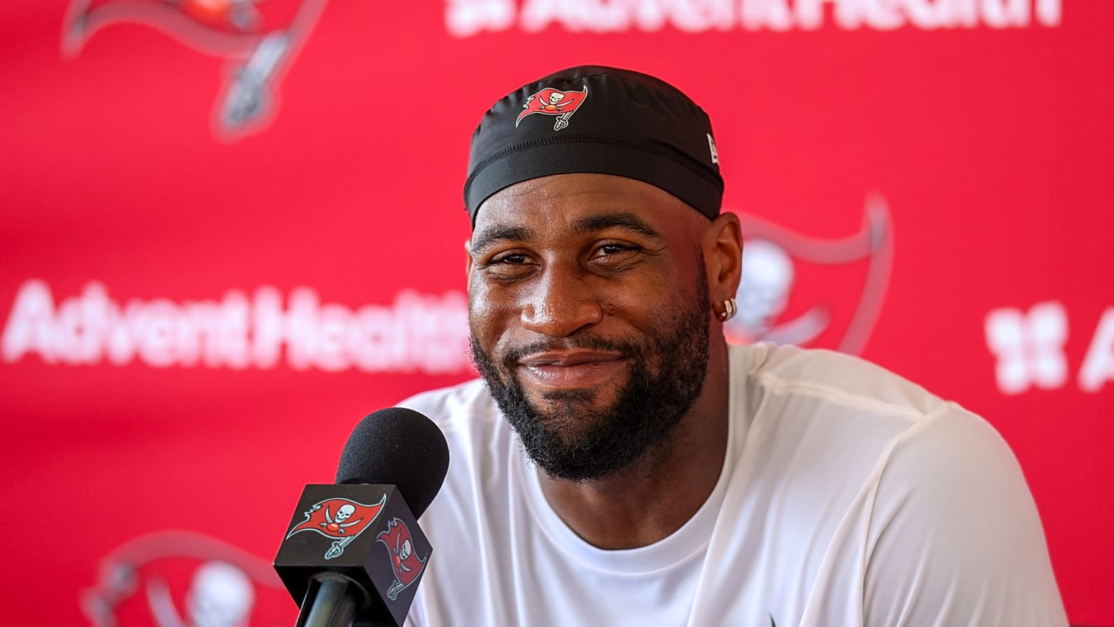 Buccaneers’ Pass Rush Showing Promise with Haason Reddick Addition