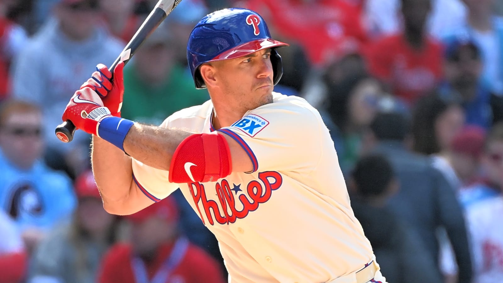 Phillies take an interesting approach to their catching situation