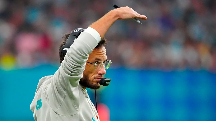 Reaction to Mike McDaniel NOT Kicking a FG with 1 Min Left In a Tie Game