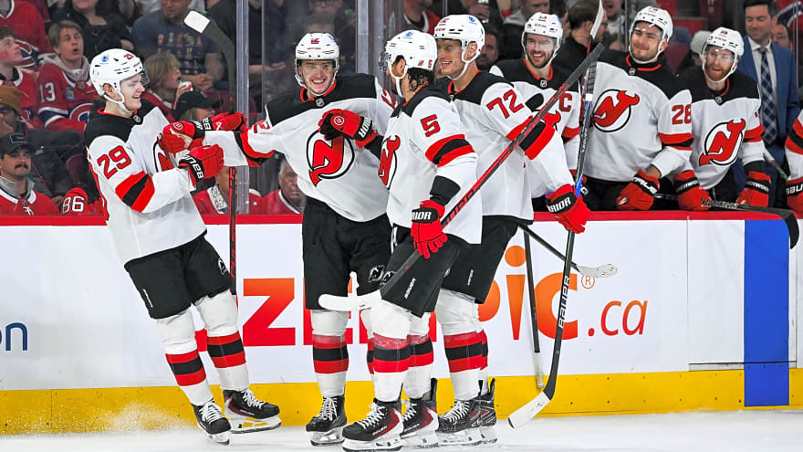 Glass Scores In Devils 5-1 Loss Against Flyers