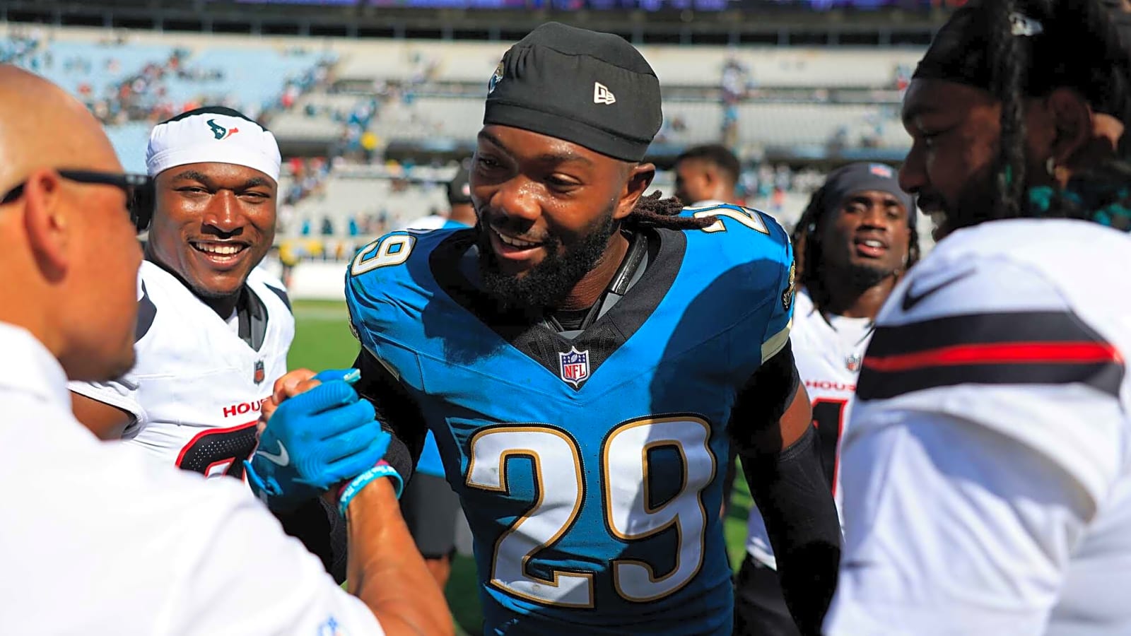 Jaguars open Eric Murray’s practice window