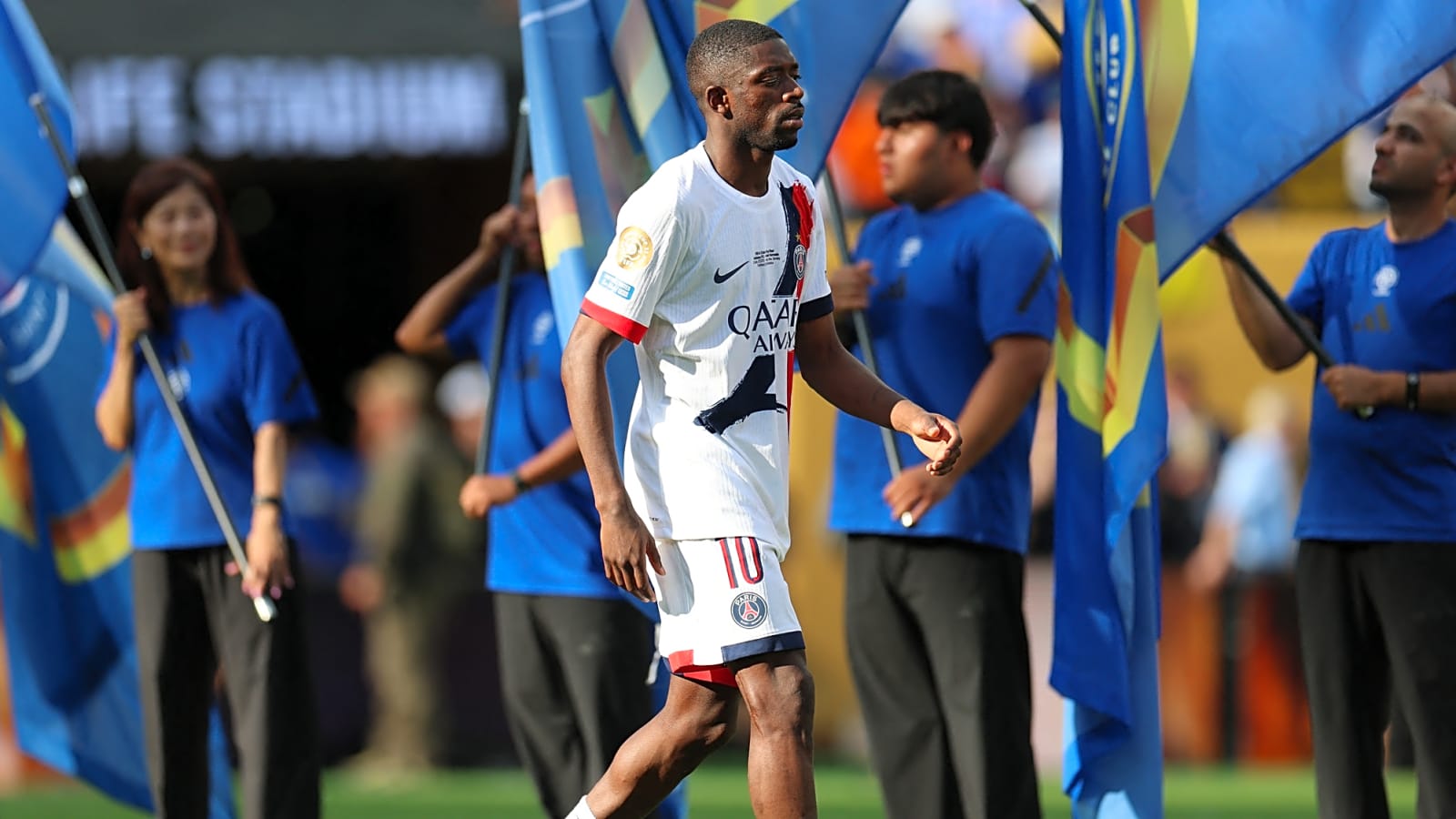 Contract stand-off alert: Arsenal smell opportunity as world-class star stalls on new deal