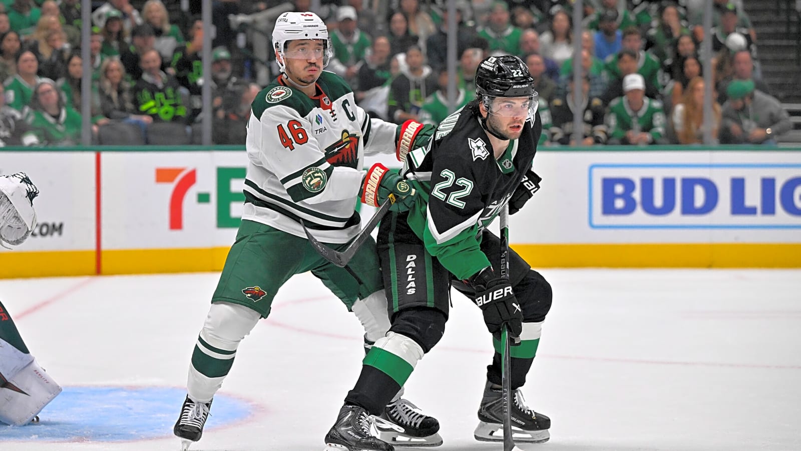 Predators To Acquire Mavrik Bourque