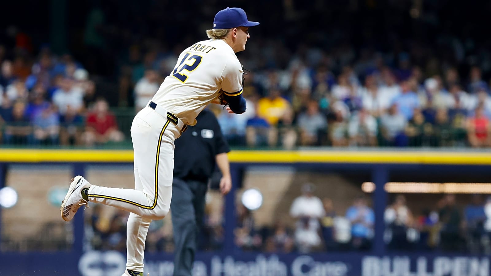 Last-out challenge fueled dramatic finish to World Series Game 1