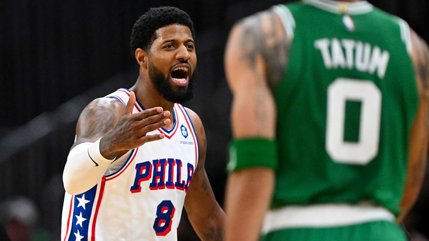 Watch: Cheerleaders get caught in awkward situation with 76ers players