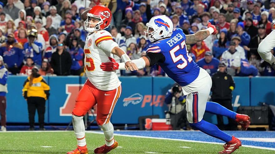 Bears Host DE A.J. Epenesa