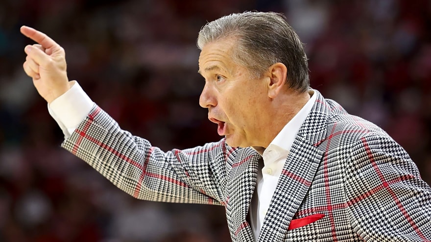 John Calipari says Razorbacks 'aren't connected'