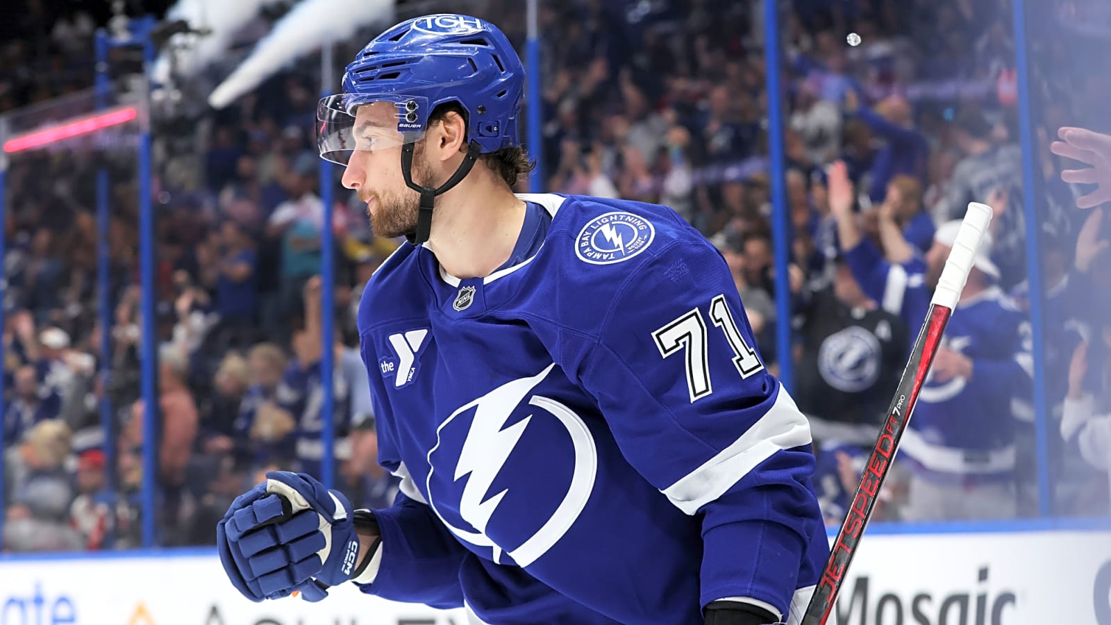 Vancouver Canucks Reportedly Eyeing Trade for Selke Nominee