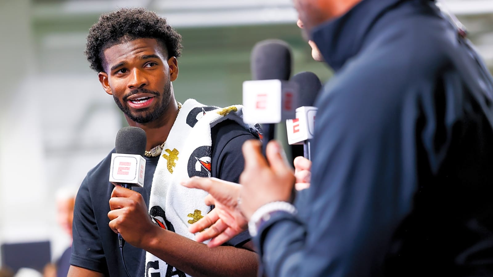 Colorado coach unnecessarily compares Shedeur Sanders to Daniel Jones before NFL Draft