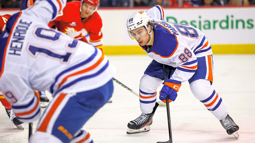 Winger Trade Idea Between the Oilers and Maple Leafs Gets Strong Reaction