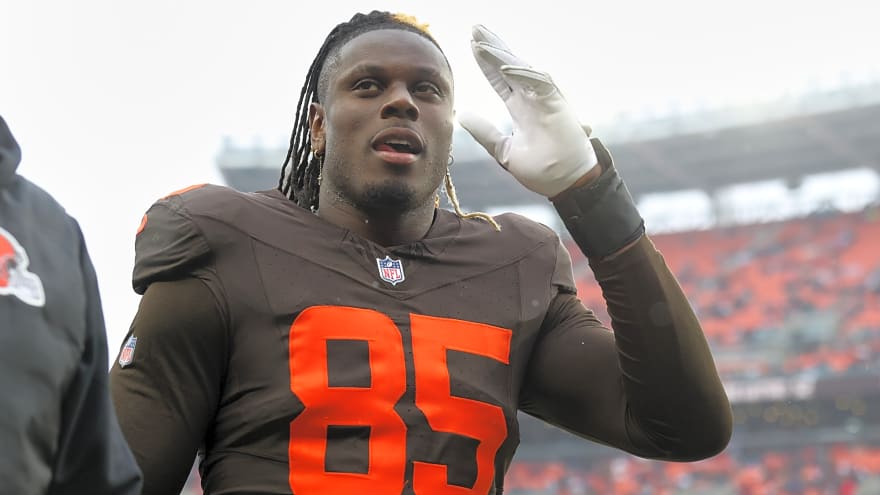 Chargers make Njoku decision after OC shares big goal for Herbert
