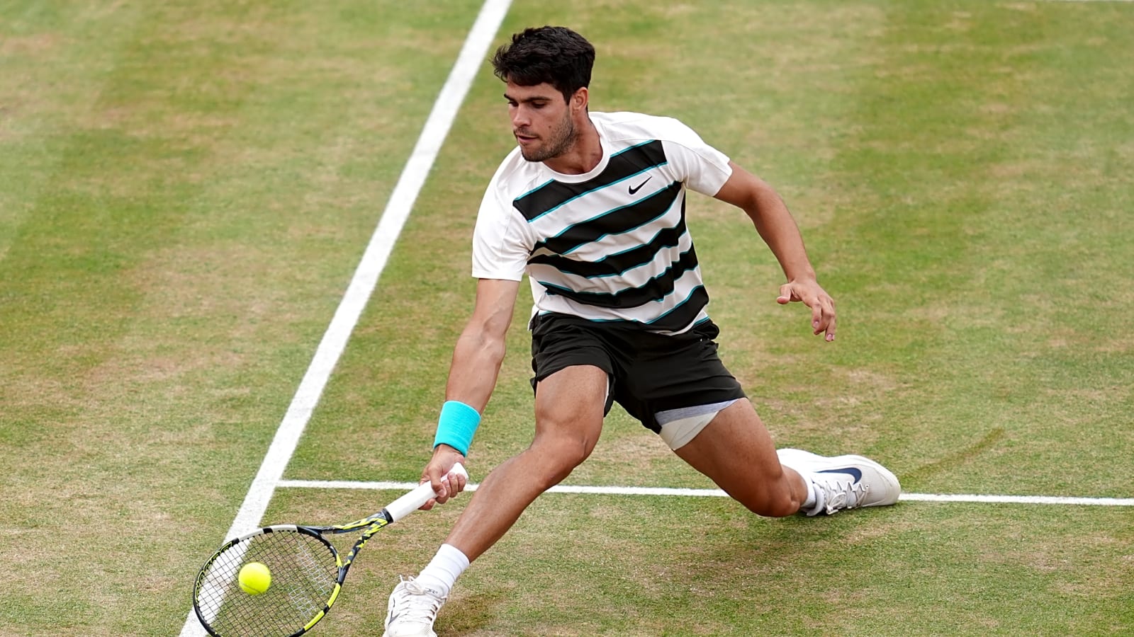 Carlos Alcaraz Wants to Forget About Roland Garros Win to Focus on Lifting Queen’s Trophy