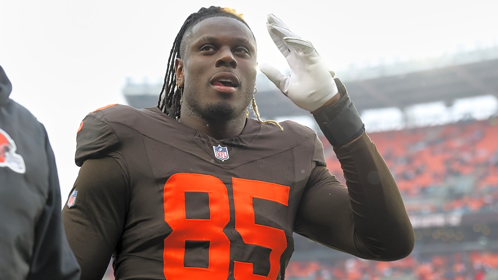 Chargers make Njoku decision after OC shares big goal for Herbert