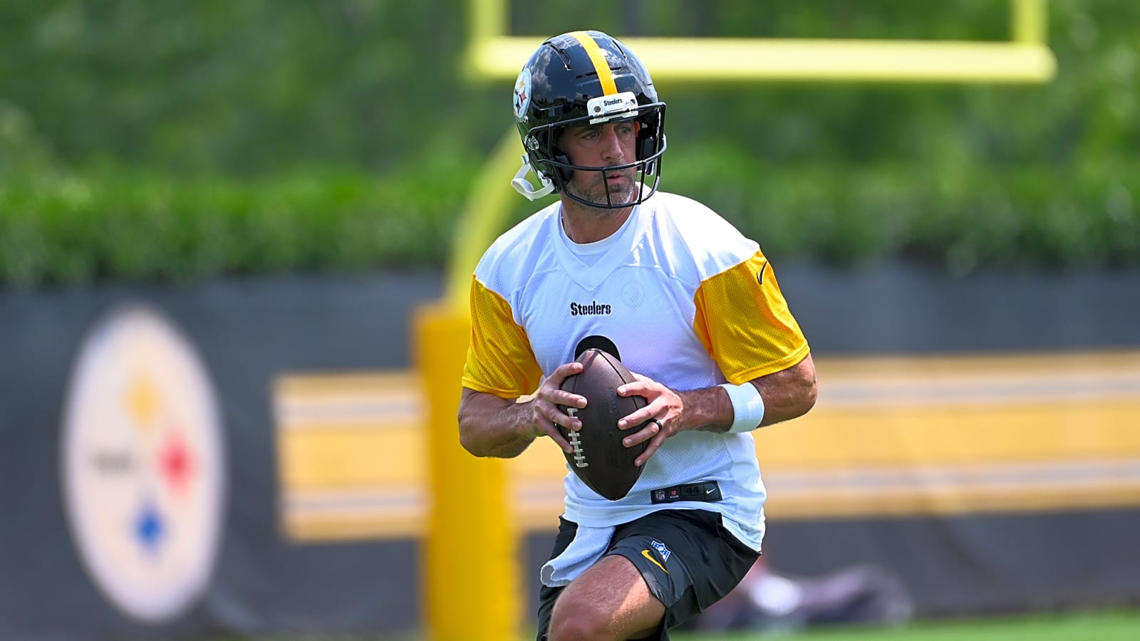 Aaron Rodgers 'Pretty Sure' 2025 Will Be His Last Season