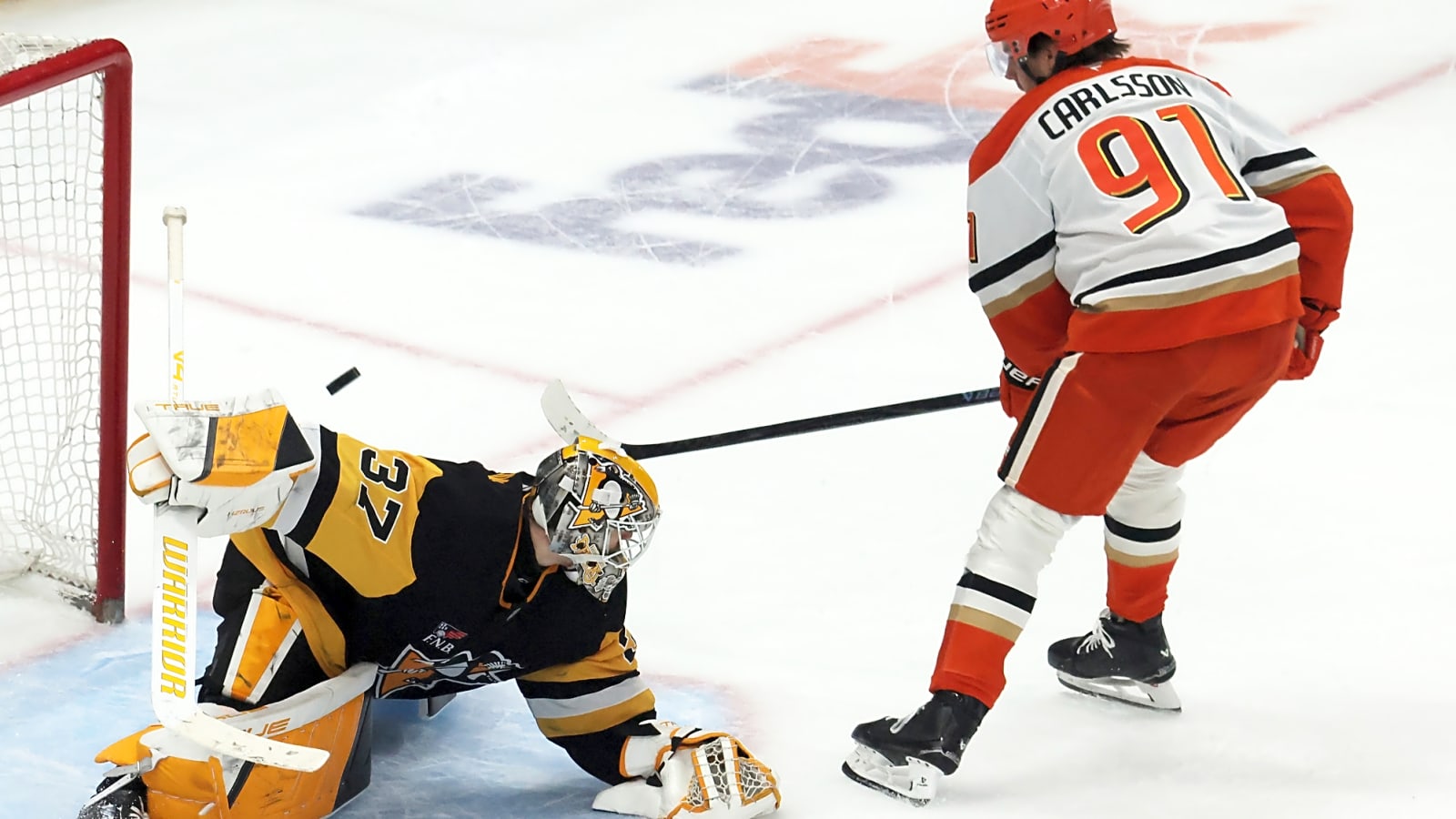 Penguins' problems protecting leads reaches ugly new low
