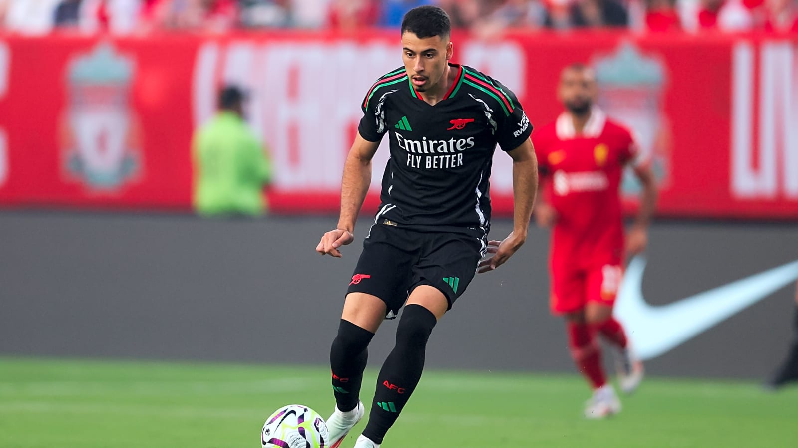 Arsenal ready to sacrifice two stars this summer window
