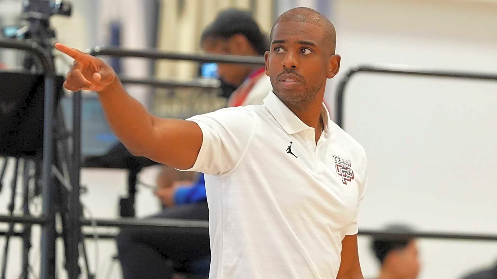 Report: Mavericks Interested In Signing Chris Paul