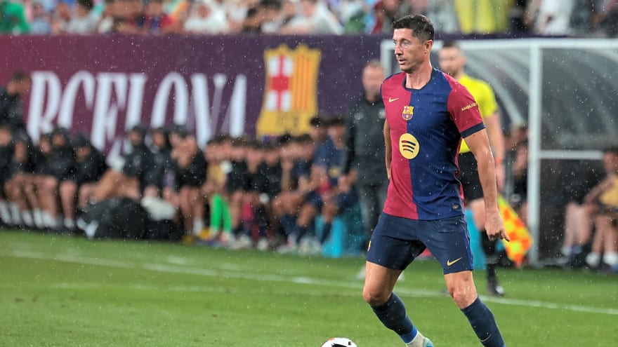 Tottenham play their card for experienced Barcelona stalwart? PL rivals also keen