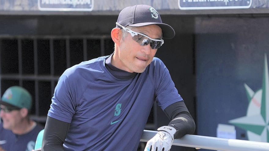 Ichiro Suzuki statue has big problem