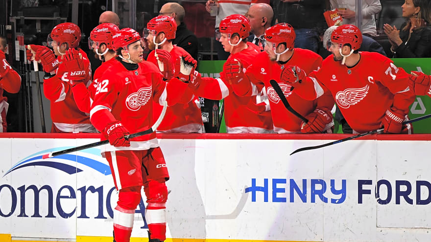 Detroit Red Wings Head Coach Reveals Soft-Benching Of Star Player In Last Night’s Loss