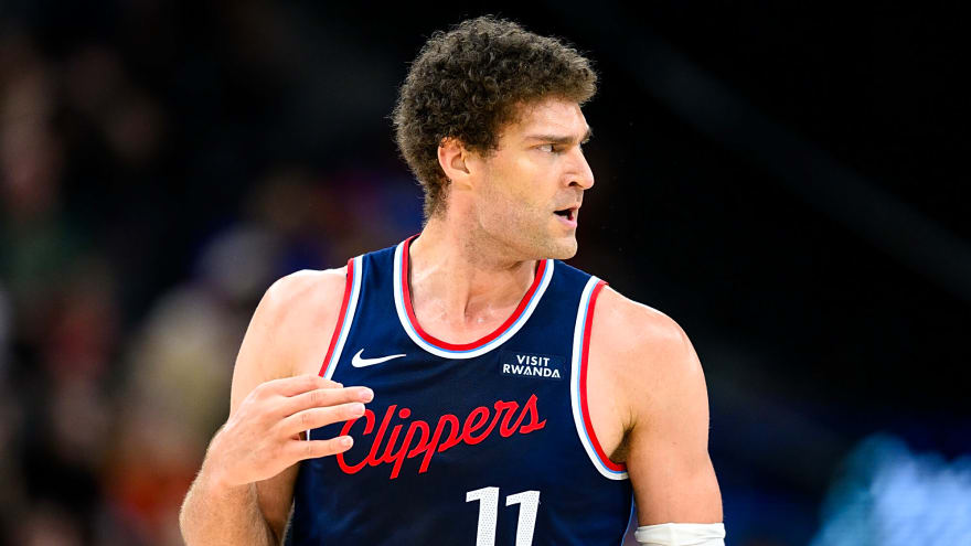 Bucks send a powerful statement on ex-Milwaukee star’s return to Fiserv Forum