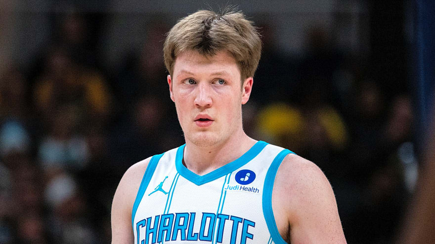 Hornets keep right on buzzing with rout of Celtics