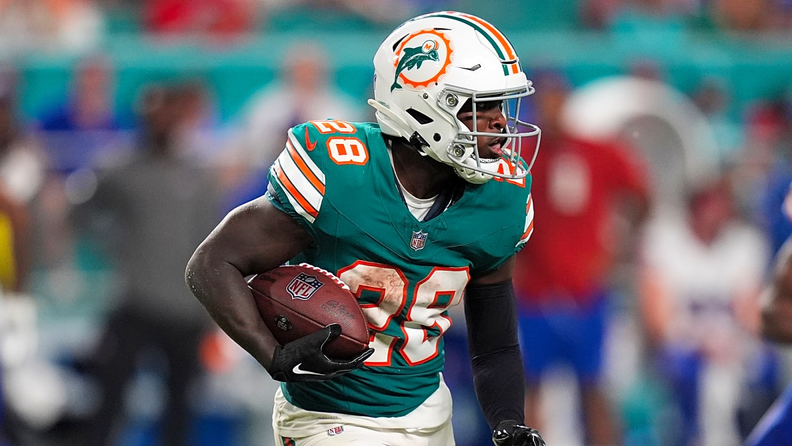 Should Dolphins trade for Commanders star amid De'Von Achane injury concern?