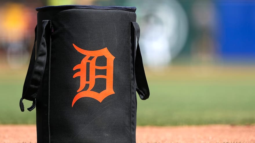 Tigers Re-Sign Carlos Perez To Minor League Deal