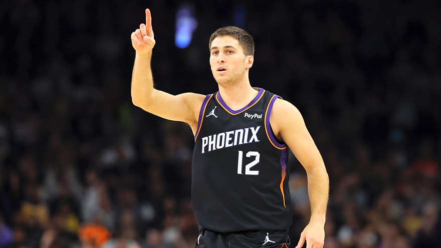 Collin Gillespie shooting lights out as Phoenix Suns barely lead Wizards at half