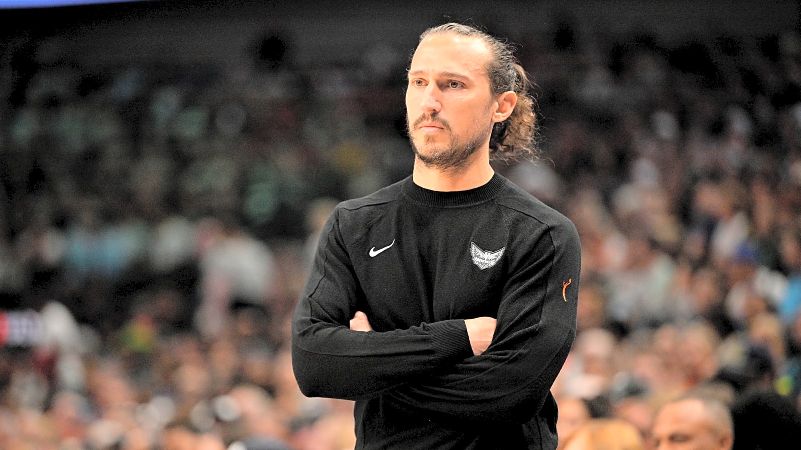 'Extremely Cautious': Chris Koclanes Shares Injury Updates on Paige Bueckers, DiJonai Carrington