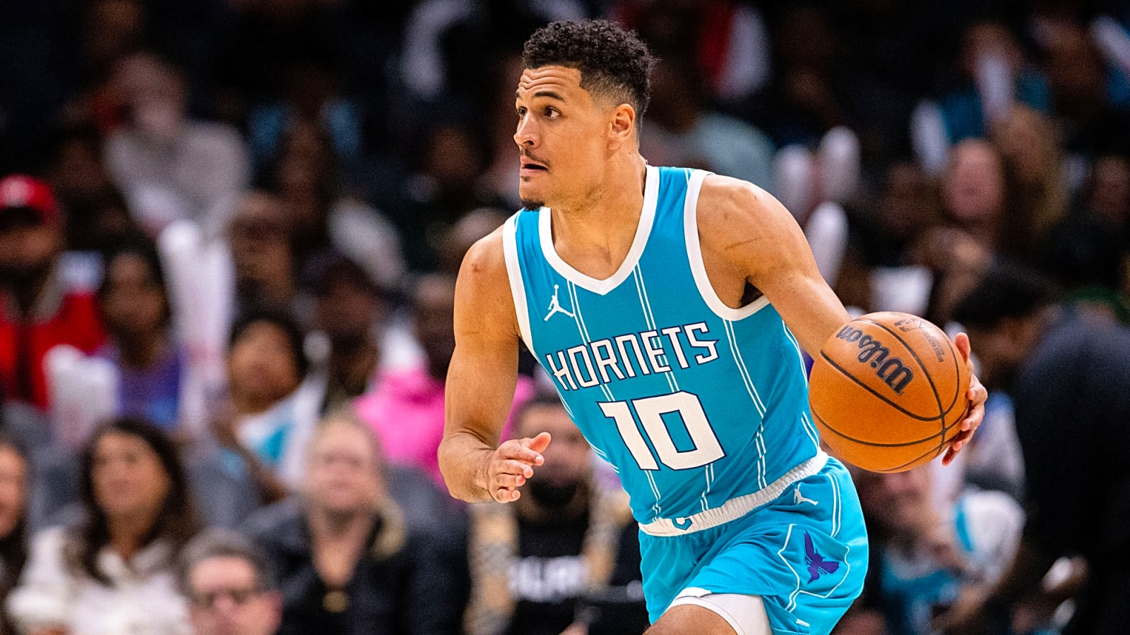 Hornets wing undergoes shoulder surgery