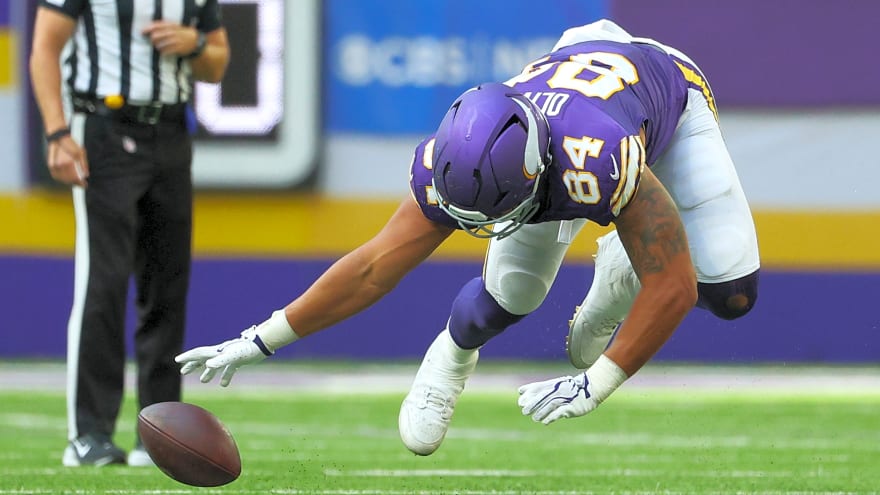 Vikings TE Josh Oliver Feared To Have Suffered Torn Biceps