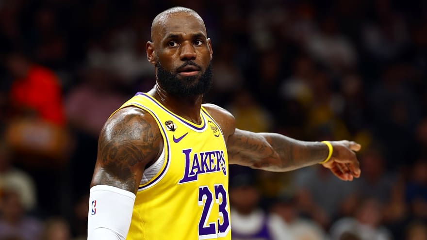 LeBron defensive gaffe leads to another heartbreaking Lakers loss