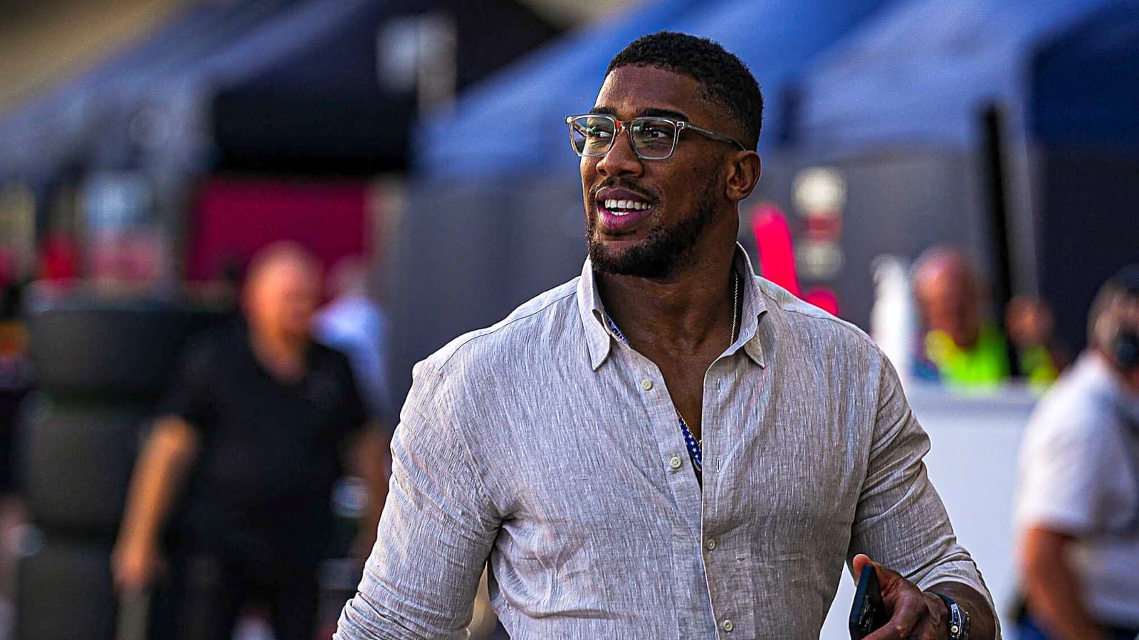 Daniel Cormier Says Anthony Joshua Hindered Francis Ngannou’s Financial Opportunities