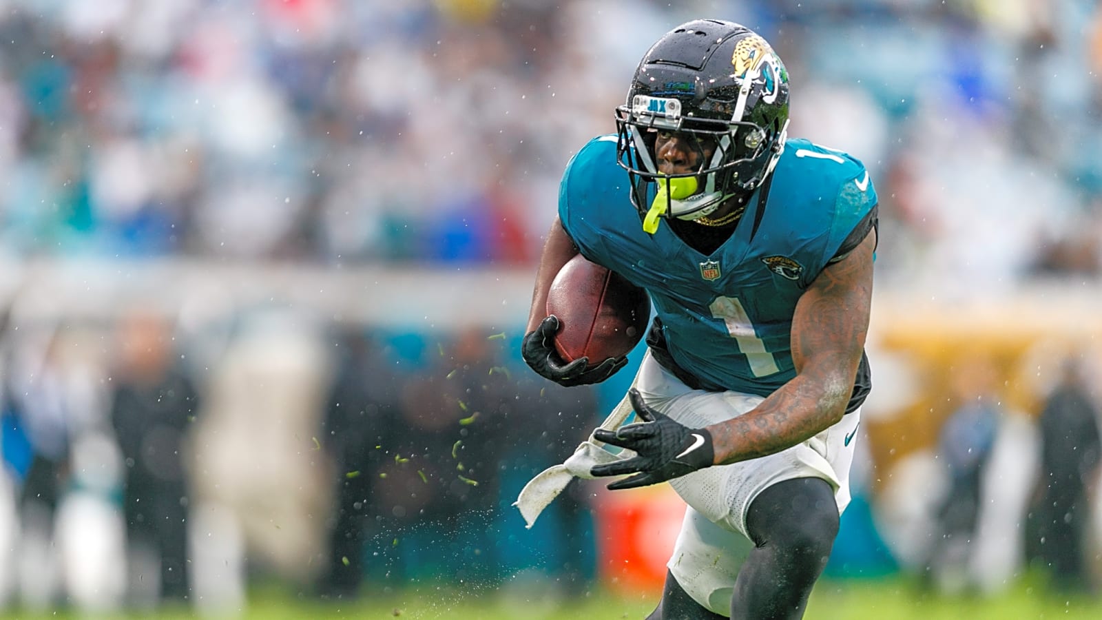 Schefter: Jaguars RB Travis Etienne, Raiders DE Tyree Wilson, Patriots WR Kayshon Boutte Among Notable Potential Draft Trade Candidates